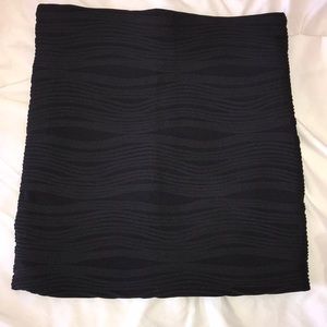 Black fitted skirt